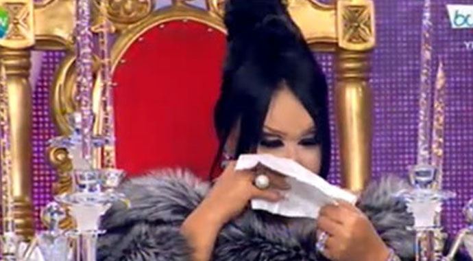 Bülent Ersoy dayanamadı, hüngür hüngür ağladı