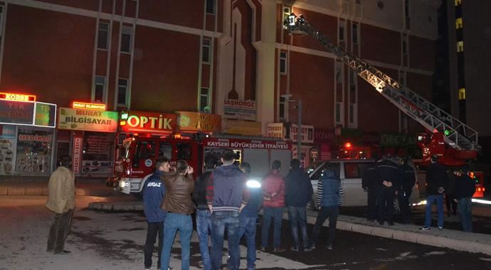 Kayseri'de korkutan yangın Kayseri'de korkutan yangın
