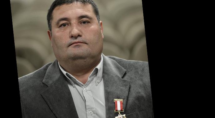 Evini şehit ailesine bağışlayan gurbetçi, İstanbul'a geldi Evini şehit ailesine bağışlayan gurbetçi, İstanbul'a geldi