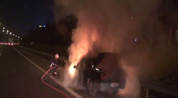 TEM'in ortasında alev alev yandı TEM'in ortasında alev alev yandı