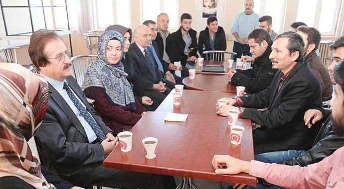 Cumhuriyet Üniversitesi Rektörü Prof.Dr. Faruk Kocacık: Anadolu'nun ilk gözdesi Cumhuriyet Üniversitesi Rektörü Prof.Dr. Faruk Kocacık: Anadolu'nun ilk gözdesi