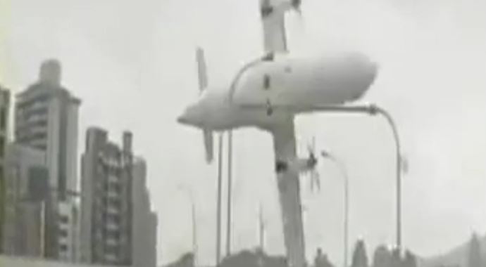 Tayvan'daki uçak kazası! Tayvan'daki uçak kazası!