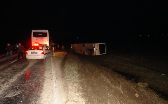 Tekirdağ'da feci kaza: 12 yaralı Tekirdağ'da feci kaza: 12 yaralı