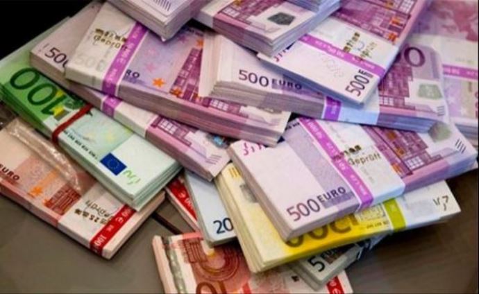 Sınırda 500 bin Euro ile yakalandı! Sınırda 500 bin Euro ile yakalandı!