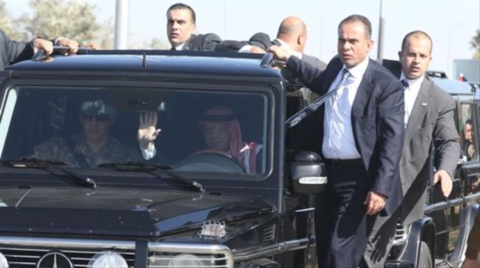 Ürdün Kralı, IŞİD tarafından katledilen pilotun ailesini ziyaret etti Ürdün Kralı, IŞİD tarafından katledilen pilotun ailesini ziyaret etti