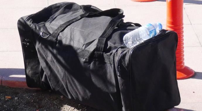 Şüpheli valiz polisi alarma geçirdi Şüpheli valiz polisi alarma geçirdi
