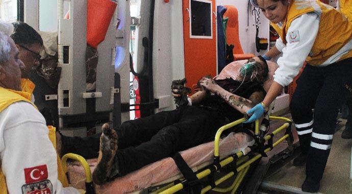 Mersin&#039;de patlama, 2&#039;si ağır 4 yaralı var