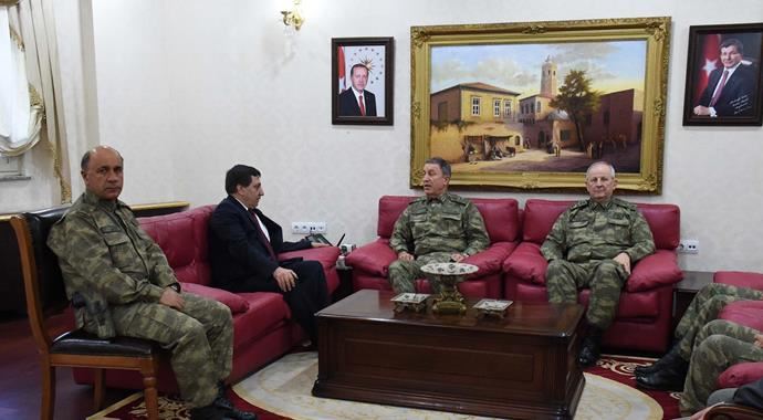 Kara Kuvvetleri Komutanı, Suriye sınırında