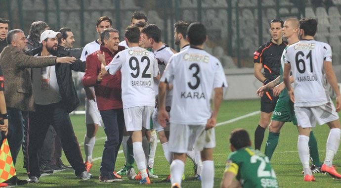 Şenol Güneş çıldırdı Şenol Güneş çıldırdı