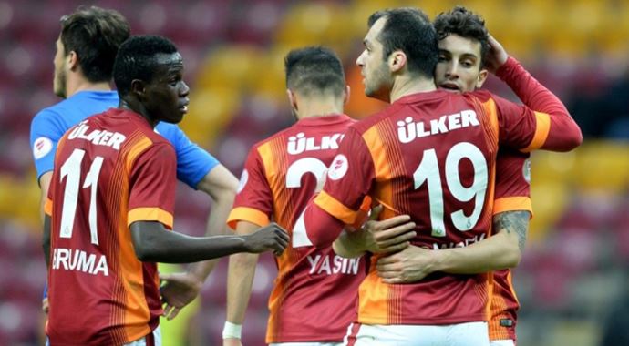 Galatasaray&#039;da Pandev bilmecesi devam ediyor
