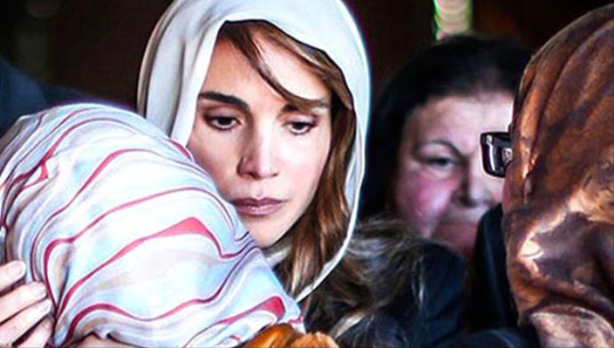 Ürdün Kraliçesi gözyaşlarına hakim olamadı Ürdün Kraliçesi gözyaşlarına hakim olamadı