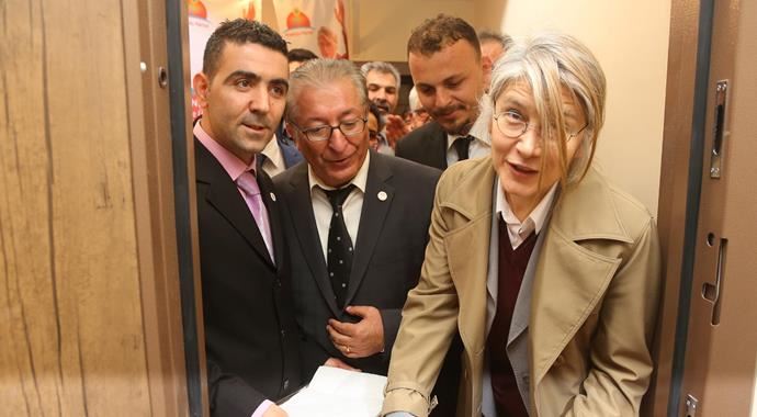 Tarhan CHP&#039;liler tarafından protesto edildi