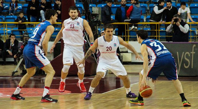 Anadolu Efes'ten İtalya'da kritik galibiyet Anadolu Efes'ten İtalya'da kritik galibiyet