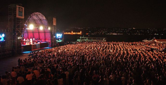 2015 Sevgililer Günü konserleri belli oldu… 2015 Sevgililer Günü konserleri belli oldu…
