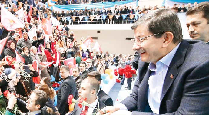 Başbakan Davutoğlu; Amerika&#039;daki lobileri paralel yapı kışkırtıyor