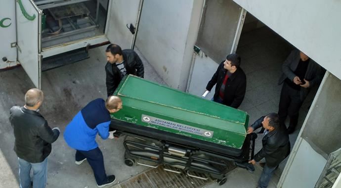 Adıyaman'da üç aile arasında çıkan kavgada genç kız öldü Adıyaman'da üç aile arasında çıkan kavgada genç kız öldü