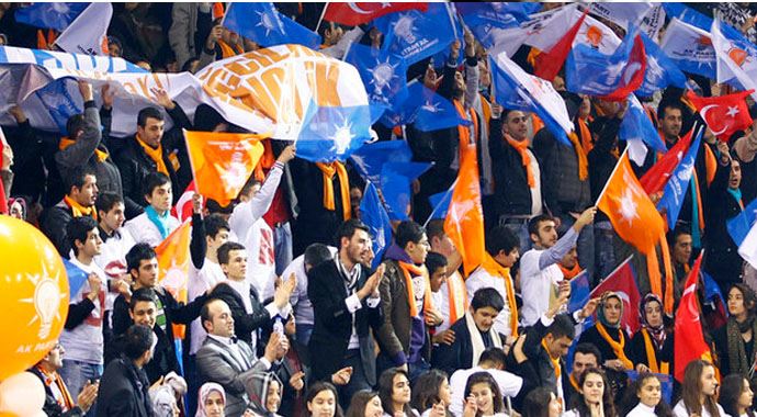 AK Parti'de kan değişimi! AK Parti'de kan değişimi!