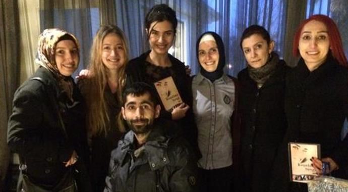 Tuba Büyüküstün için kitap yazdı