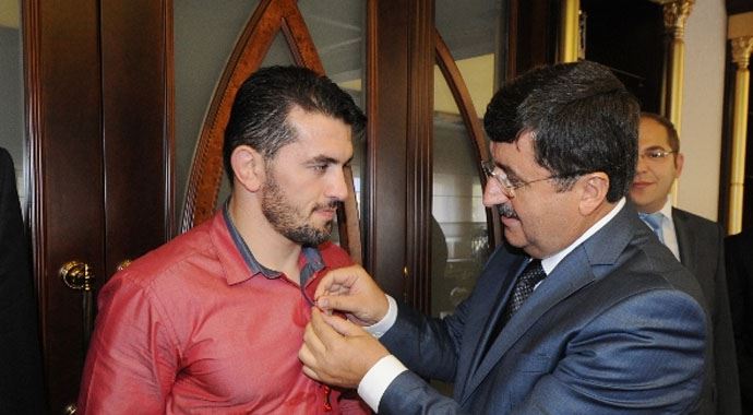 Dünya şampiyonu AK Parti'den aday adayı Dünya şampiyonu AK Parti'den aday adayı