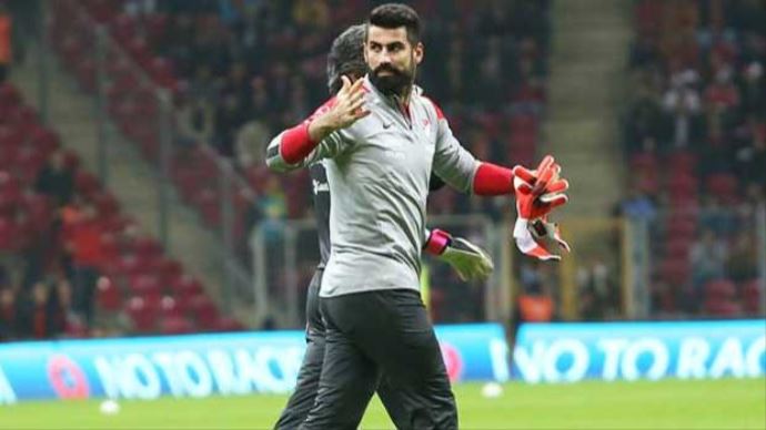 Volkan Demirel'e küfür eden taraftara ağır ceza