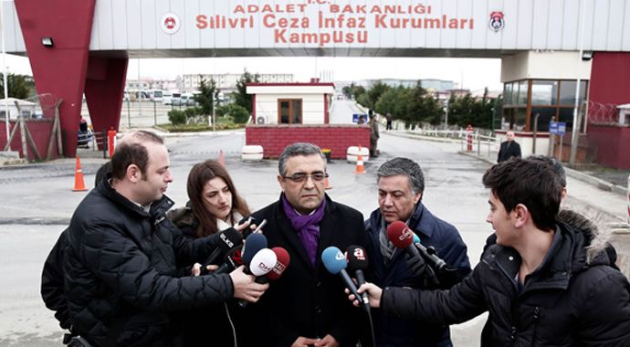 CHP, Paralel yapıyı Silivri'de de yalnız bırakmadı! CHP, Paralel yapıyı Silivri'de de yalnız bırakmadı!