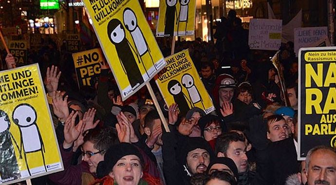 PEGIDA İsveç'te protesto edildi! PEGIDA İsveç'te protesto edildi!