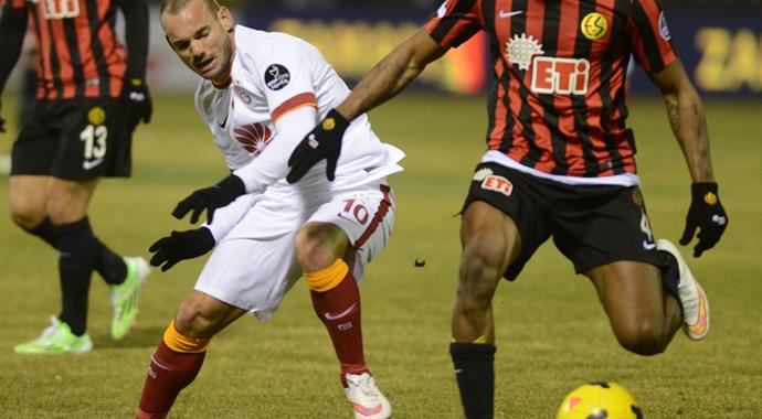 Rekortmen Sneijder 'sıfır' çekti