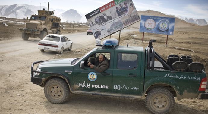 Afganistan'da çatışma: 4 ölü Afganistan'da çatışma: 4 ölü