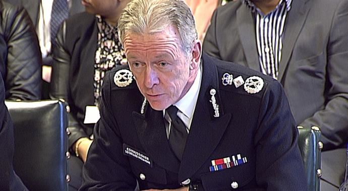 Londra polisi özür diledi Londra polisi özür diledi
