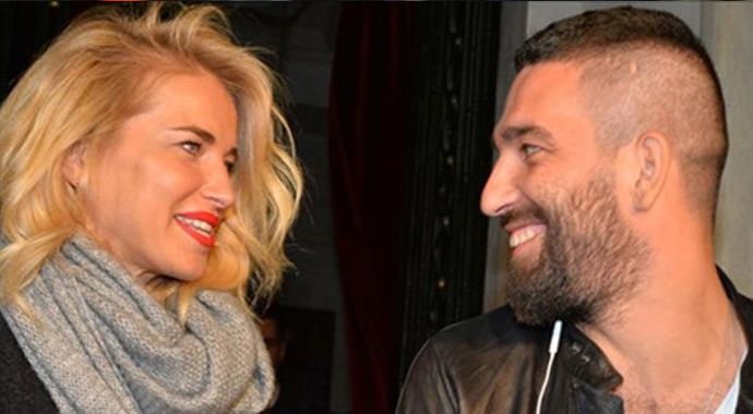 Burcu Esmersoy'dan 'Arda Turan' açıklaması Burcu Esmersoy'dan 'Arda Turan' açıklaması