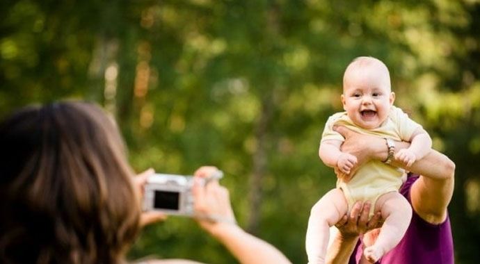 Bebeklerin fotoğrafını çekerken dikkat! Bebeklerin fotoğrafını çekerken dikkat!