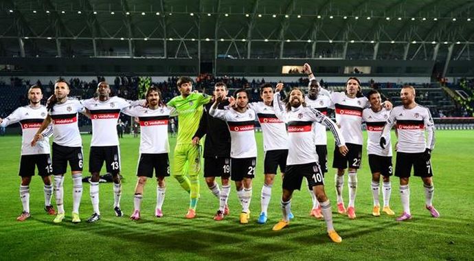 Beşiktaşlı Futbolcular Brugge galibiyetinden emin