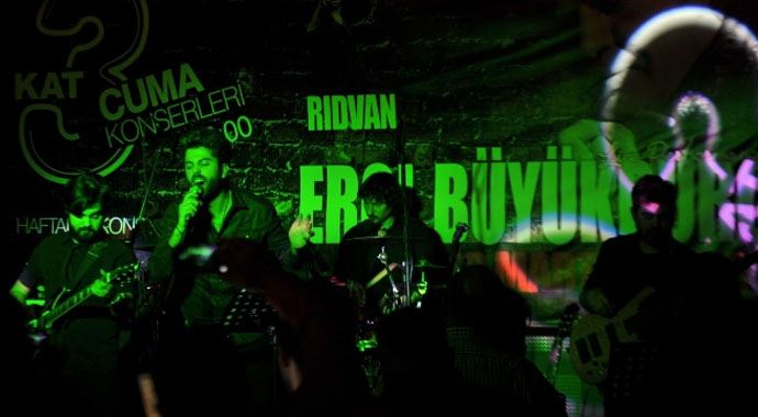Erol Büyükburç, Bursa'da konserle anıldı Erol Büyükburç, Bursa'da konserle anıldı