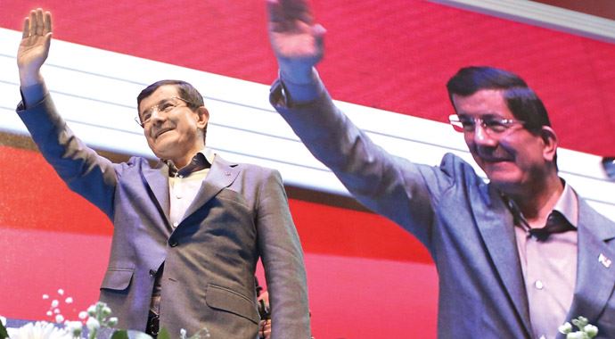 Davutoğlu: El ele fitneye 'yeter' deyin Davutoğlu: El ele fitneye 'yeter' deyin