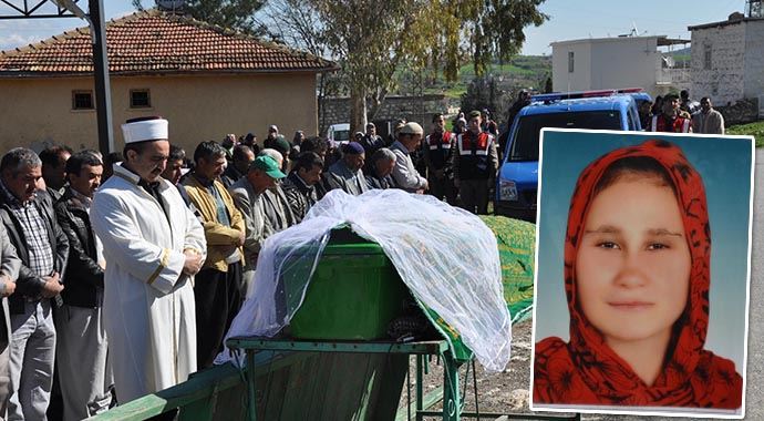 Ablası tarafından yakılarak katledilen Ayşe&#039;ye gelinlikli veda