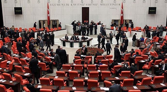 Meclis yine gerildi Meclis yine gerildi
