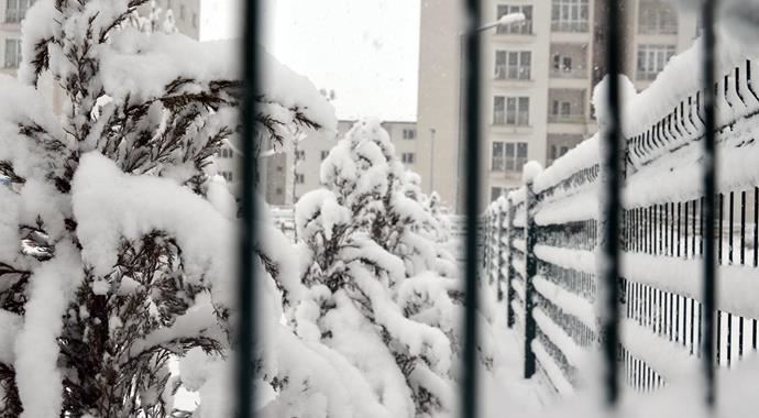 Ağrı kar altında kaldı Ağrı kar altında kaldı