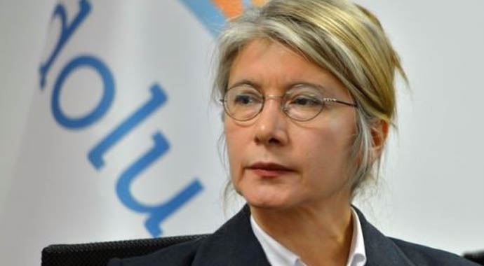 Emine Ülker Tarhan'dan 18 Mart teklifi Emine Ülker Tarhan'dan 18 Mart teklifi