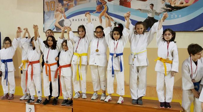 İhlas Koleji Minikleri, judo'da altın madalyaya doymadı İhlas Koleji Minikleri, judo'da altın madalyaya doymadı