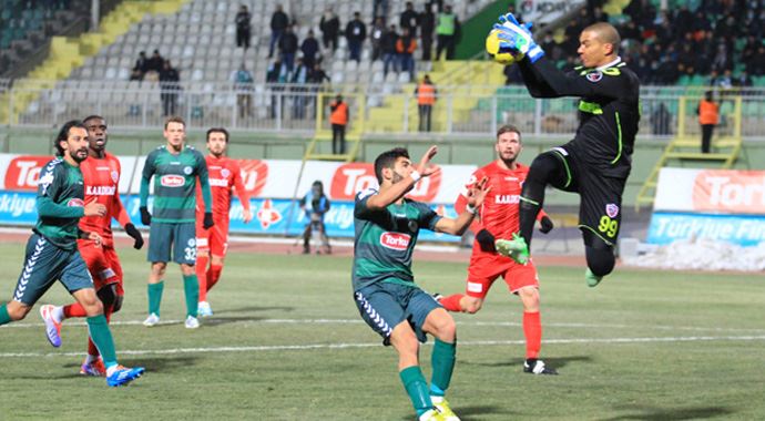 Karabükspor ile Torku Konyaspor 6. randevuda Karabükspor ile Torku Konyaspor 6. randevuda
