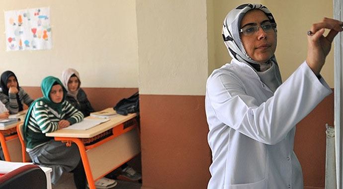 28 Şubat mağduru 798 öğretmen göreve başladı 28 Şubat mağduru 798 öğretmen göreve başladı