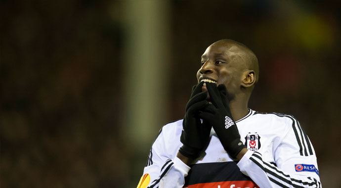 Demba Ba'dan taraftara sitem Demba Ba'dan taraftara sitem