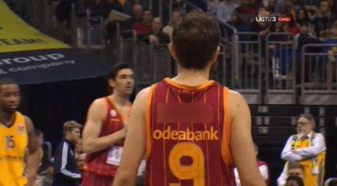Galatasaray'da forma skandalı! Galatasaray'da forma skandalı!