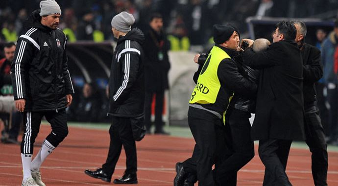 Bilic&#039;e taraftardan sert tepki 
