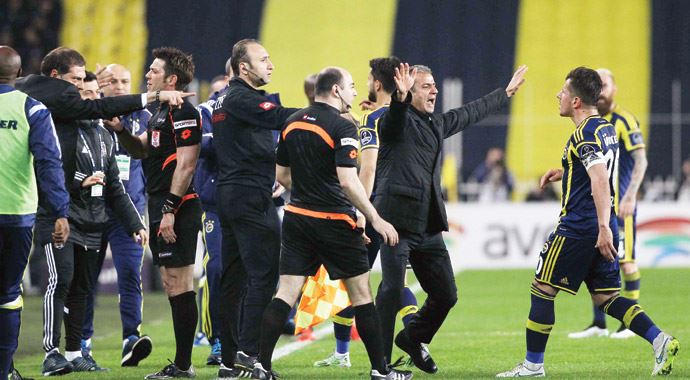 Emre Belözoğlu: Bilic aileme küfretti Emre Belözoğlu: Bilic aileme küfretti