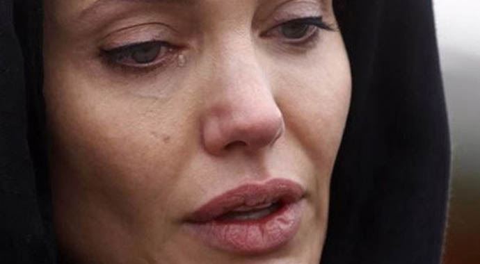 Angelina Jolie&#039;den flaş karar! Artık anne olamayacak