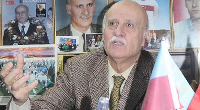 Ahmet Suat Özyazıcı hastaneye kaldırıldı Ahmet Suat Özyazıcı hastaneye kaldırıldı