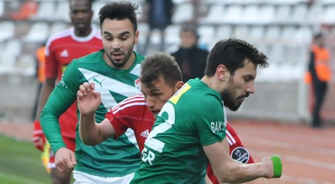 Bursaspor farklı mağlubiyetin şokunu atlatamadı Bursaspor farklı mağlubiyetin şokunu atlatamadı