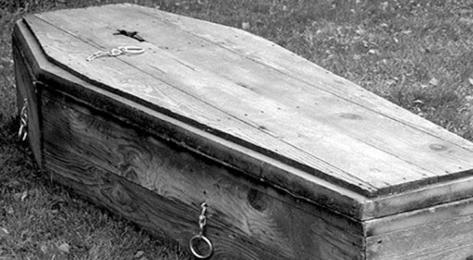 Tabutta uyanan kadın, hastanede öldü Tabutta uyanan kadın, hastanede öldü