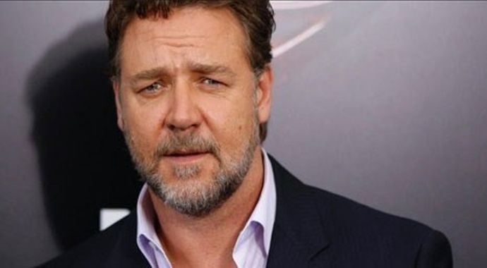 Russell Crowe'un vatandaşlık başvurusu iki kez reddedildi Russell Crowe'un vatandaşlık başvurusu iki kez reddedildi